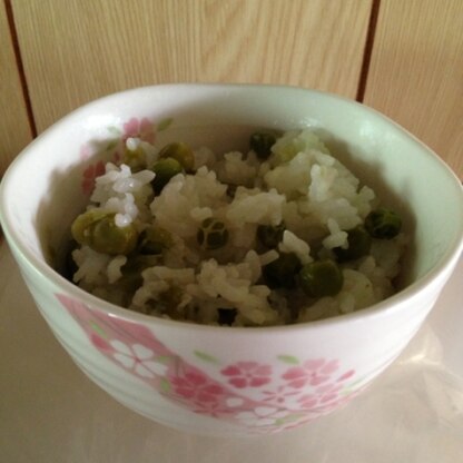 初めて豆御飯を作りました！シンプルな味でとても美味しかったです。2歳の娘も夢中で頬張ってました(^o^)